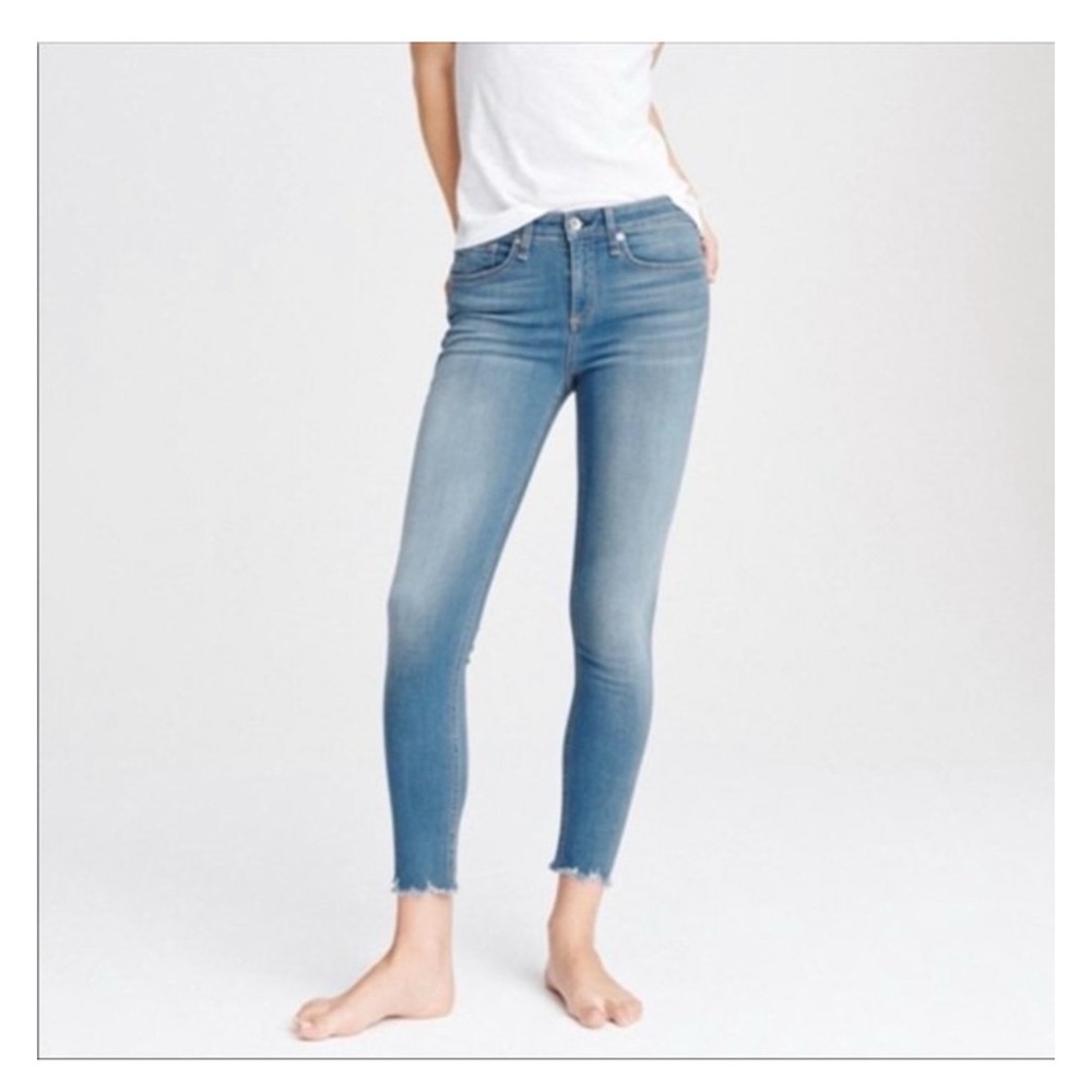 HP!! 🎉🎉 EUC rag & bone Cate Mid Rise Skinny Ankle Jeans. Size 28.